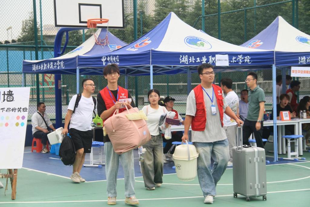 机电工程学院喜迎2024级新生，贴心服务助力梦想启航